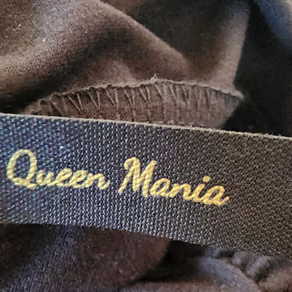 Queen Mania Cut-Out Waist Ruched Leggings in Black Size M - Picture 5 of 6